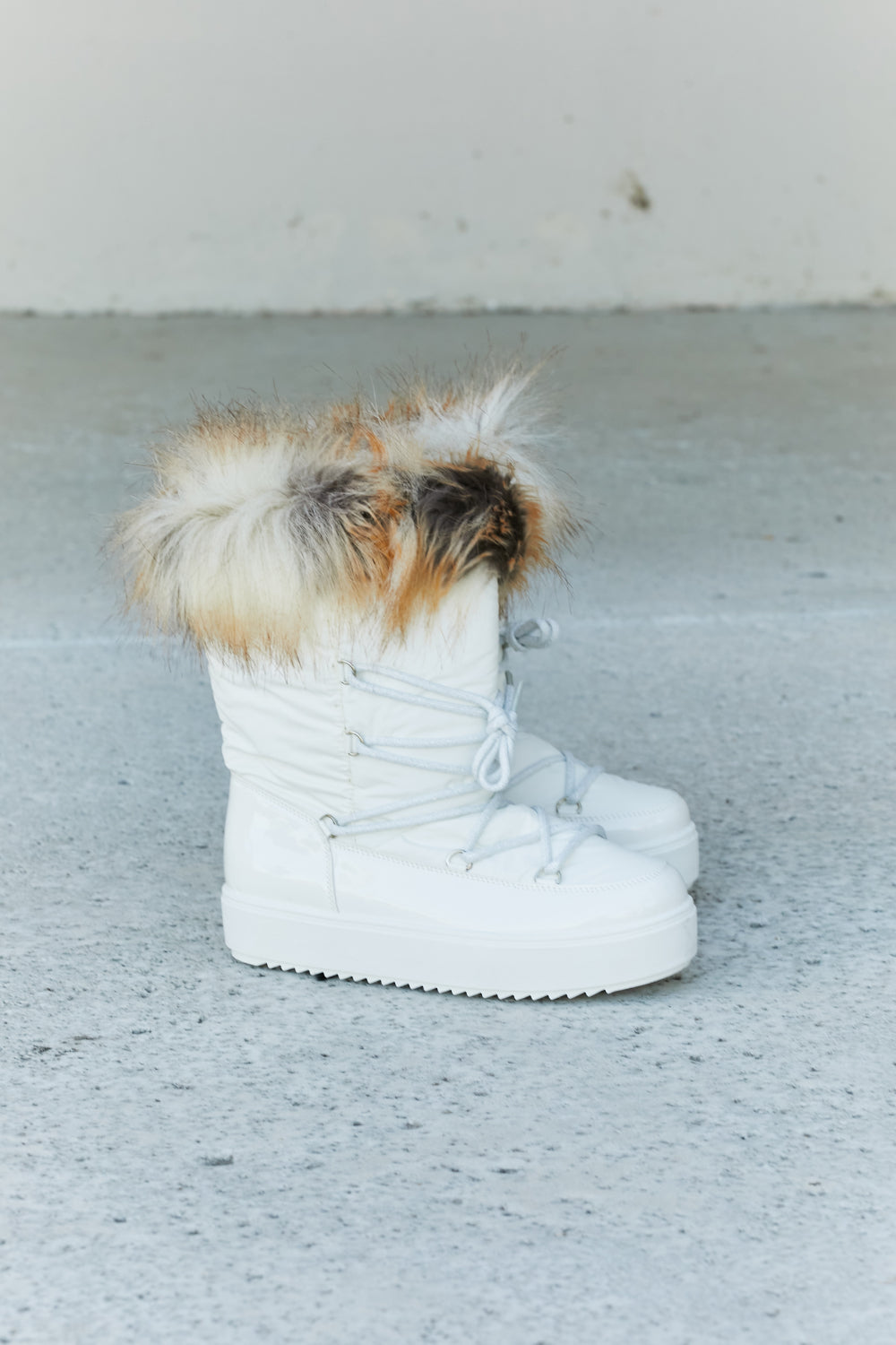 WILD DIVA Lace-Up Faux Fur Platform Snow Boots in White