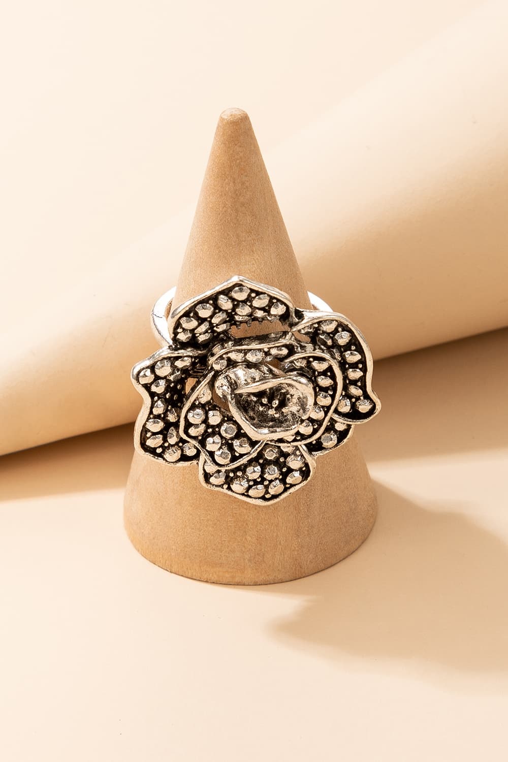 Zinc Alloy Flower Shape Ring