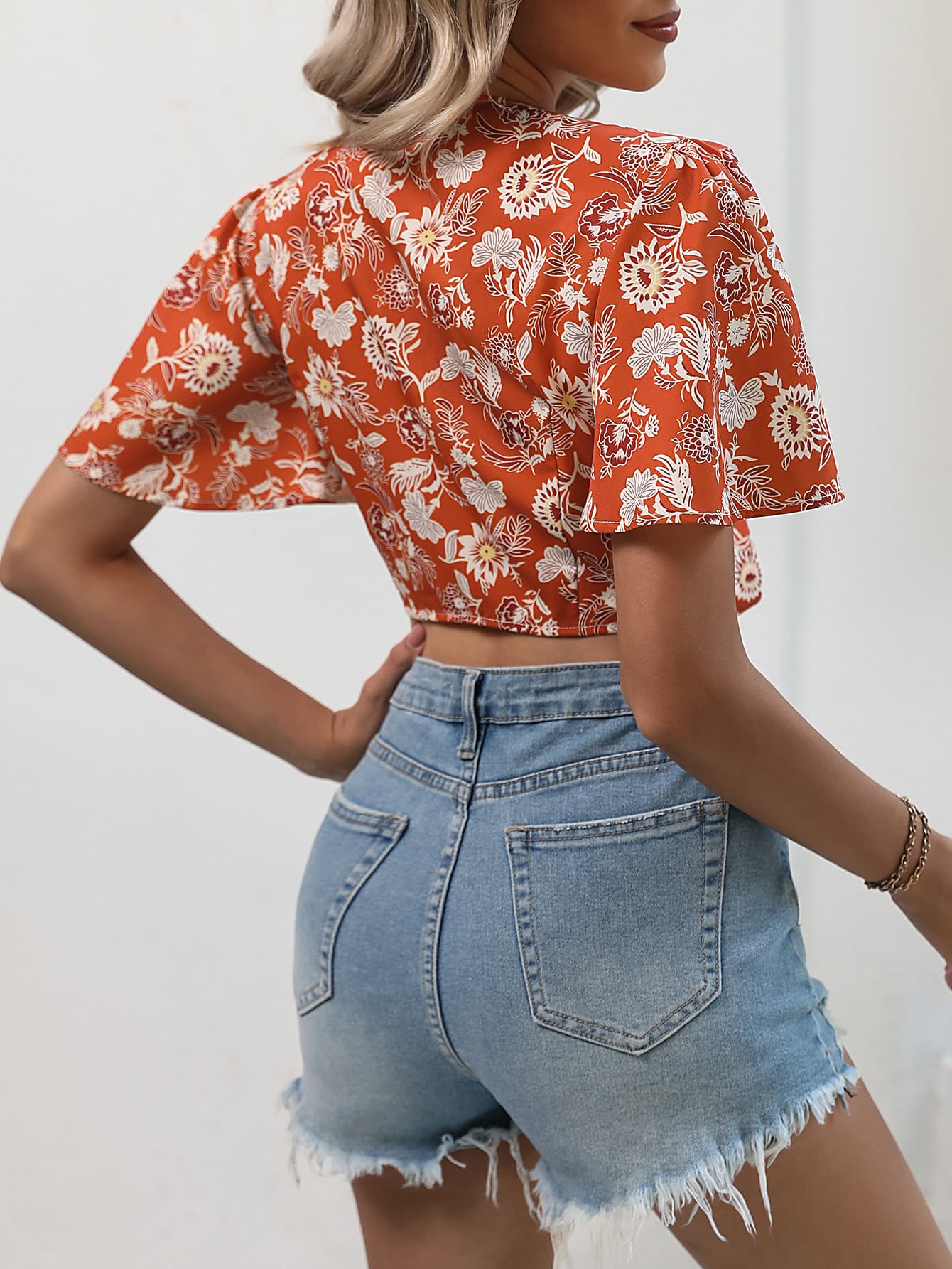 Floral Tie Front Flutter Sleeve Crop Top