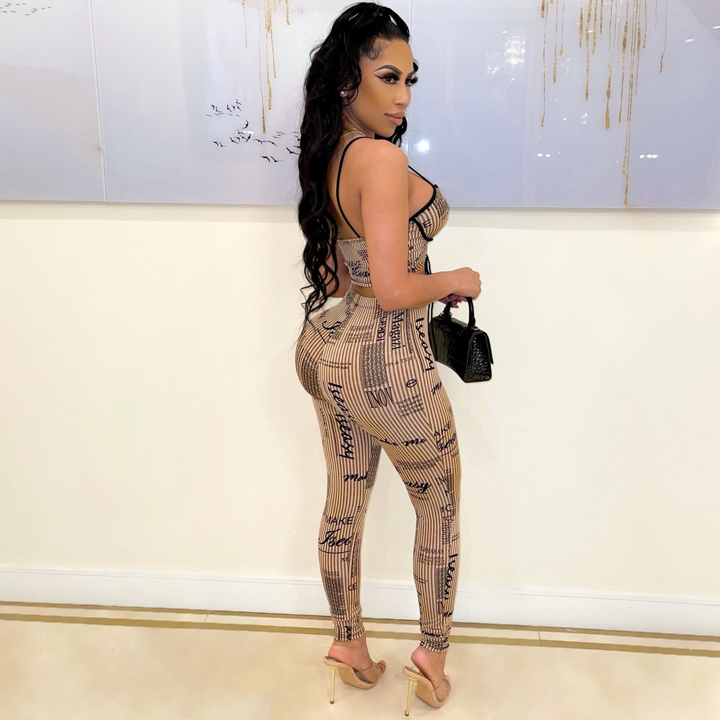 "Fashion Printed Suit With Sling Wrapped Chest Top And Leggings"