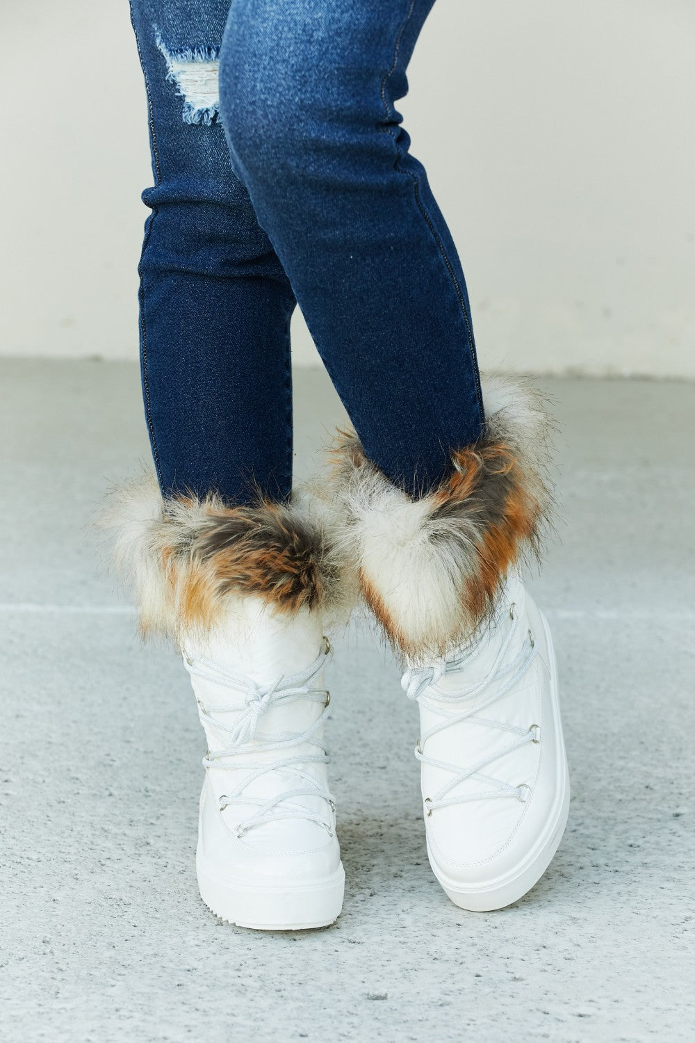 WILD DIVA Lace-Up Faux Fur Platform Snow Boots in White