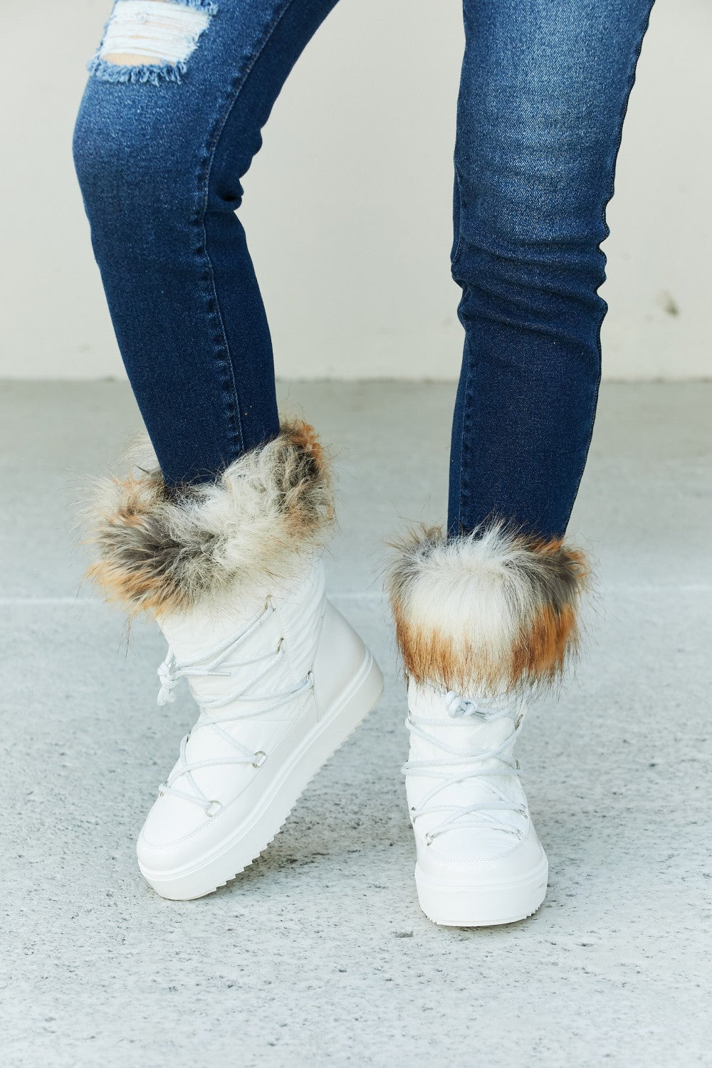 WILD DIVA Lace-Up Faux Fur Platform Snow Boots in White
